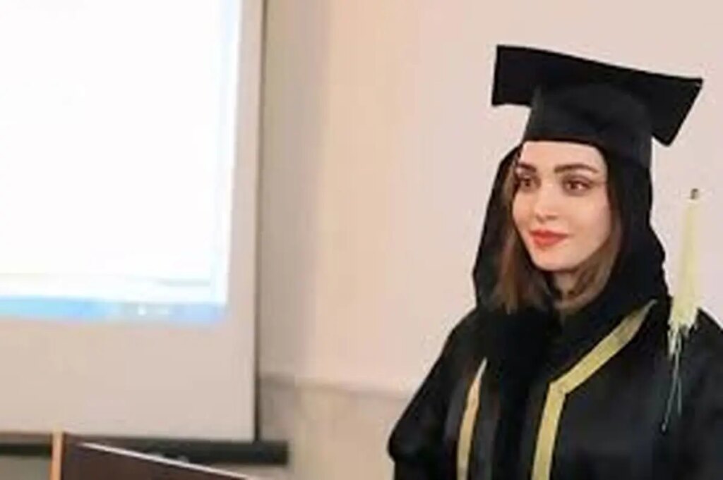 حضور بهنوش طباطبایی با محافظ در جشن فارغ التحصیلی/فیلم