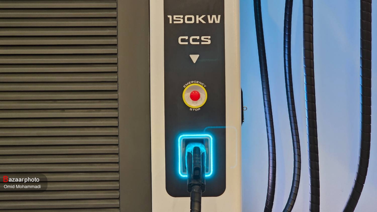 ما برق وسایل نقلیه برقی را تامین می کنیم