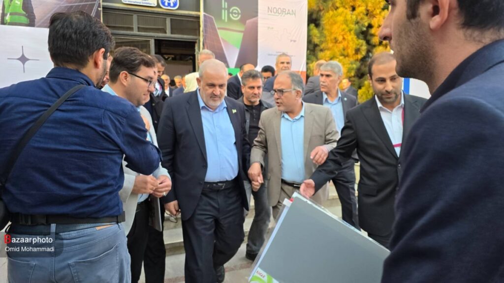 ما برق وسایل نقلیه برقی را تامین می کنیم