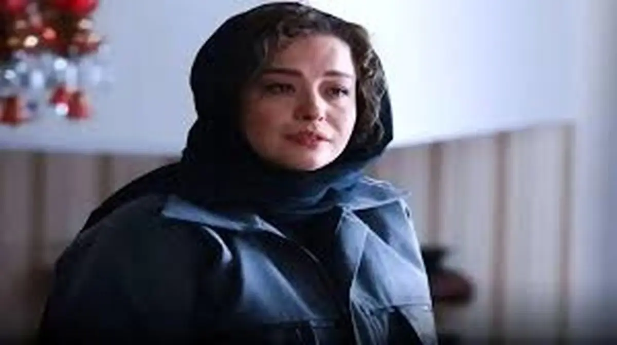 فرار مهراوه شریفی نیا از مقابل دوربین عکاسان در مراسم اختتامیه/فیلم