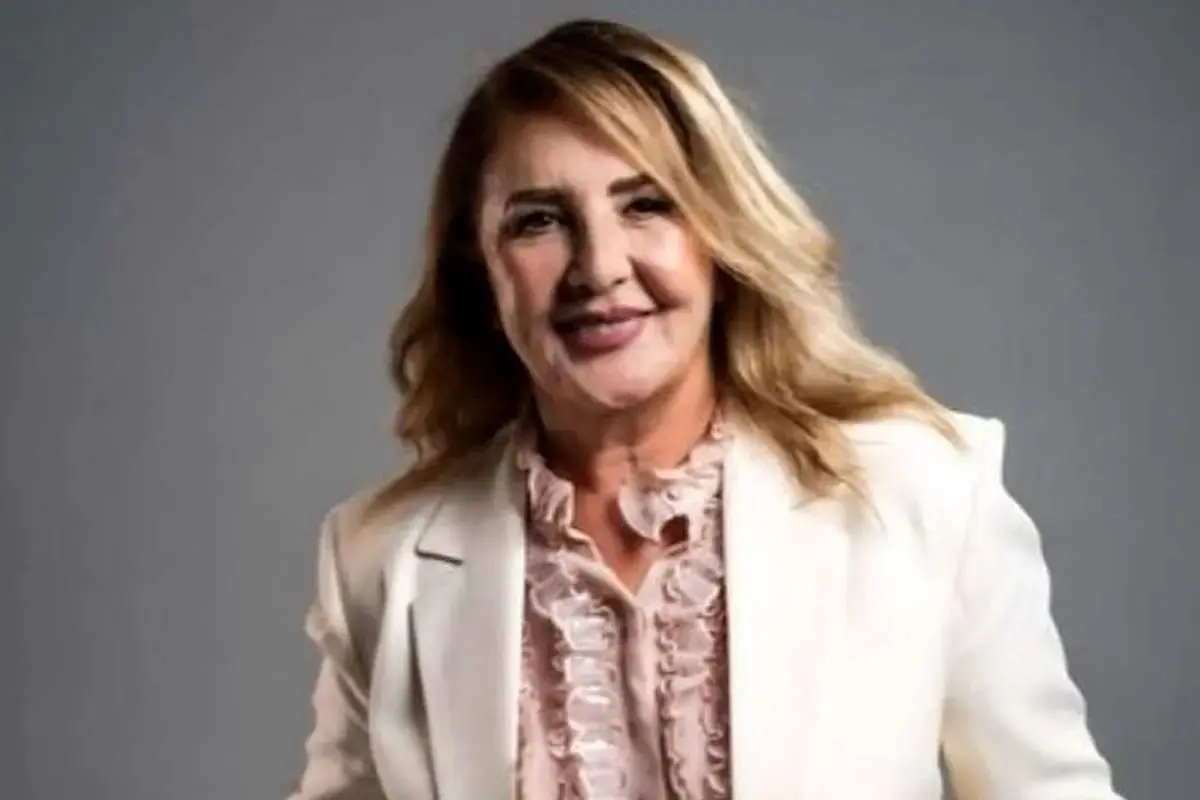 نوشیدنی روی دریاچه سد کرج در دهه 50/ عکس