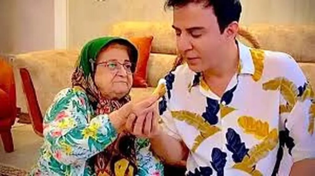 رفتار شایسته و محبت آمیز عمو پورنگ با مادرش/فیلم