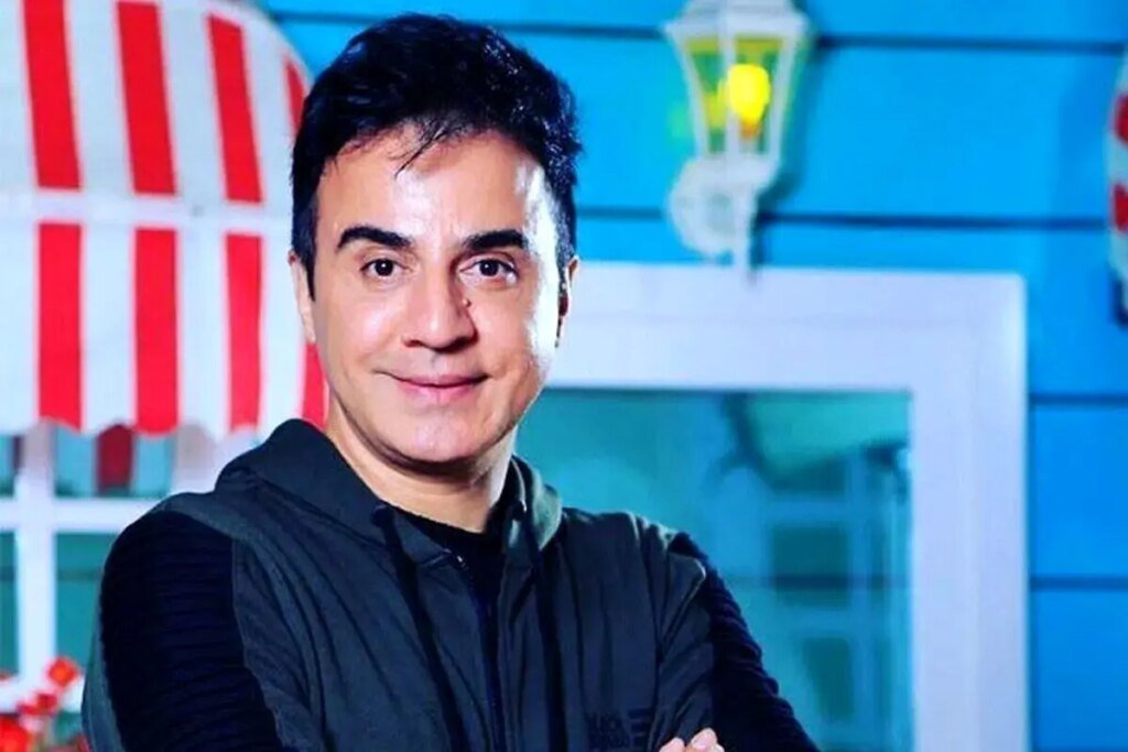 کفش های عمو پورنگ در حرم امام رضا (ع) / ویدیو