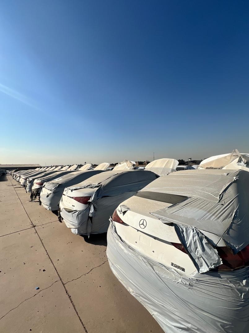 محموله بنز ایران خودرو وارد گمرک شد