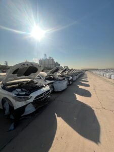 محموله بنز ایران خودرو وارد گمرک شد