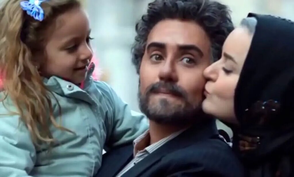 حرکات موزون نعیمه نظام دوست و الناز شاکردوست در مراسمی/فیلم