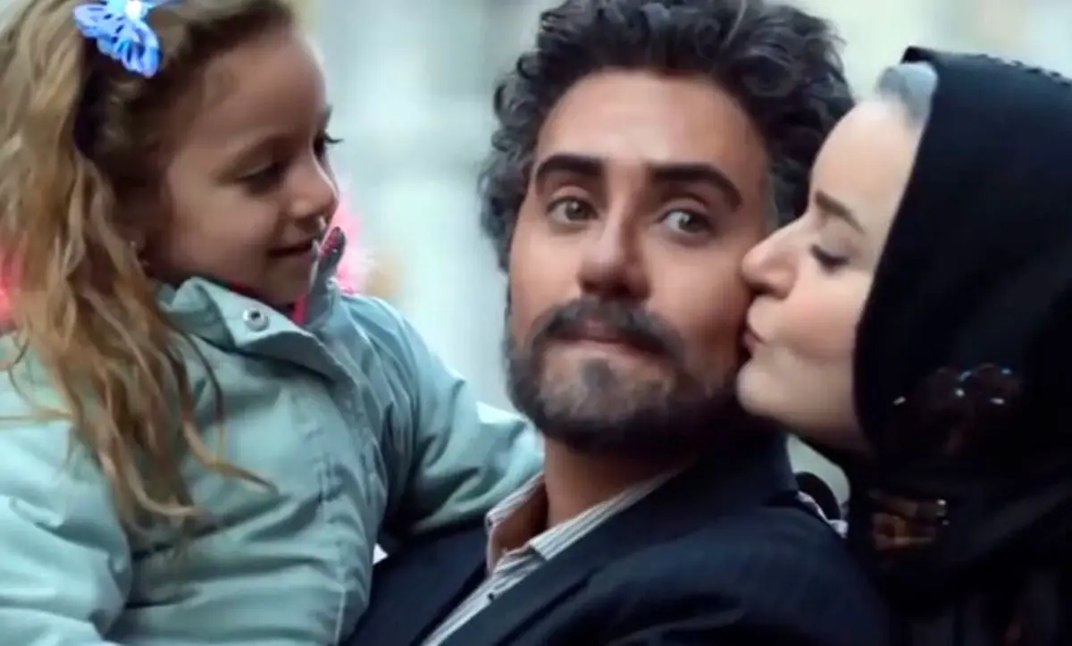 حرکات موزون نعیمه نظام دوست و الناز شاکردوست در مراسمی/فیلم