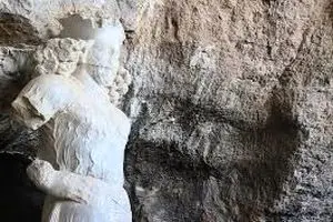 عظمت یک شی باستانی در دل کوه/ ویدئو