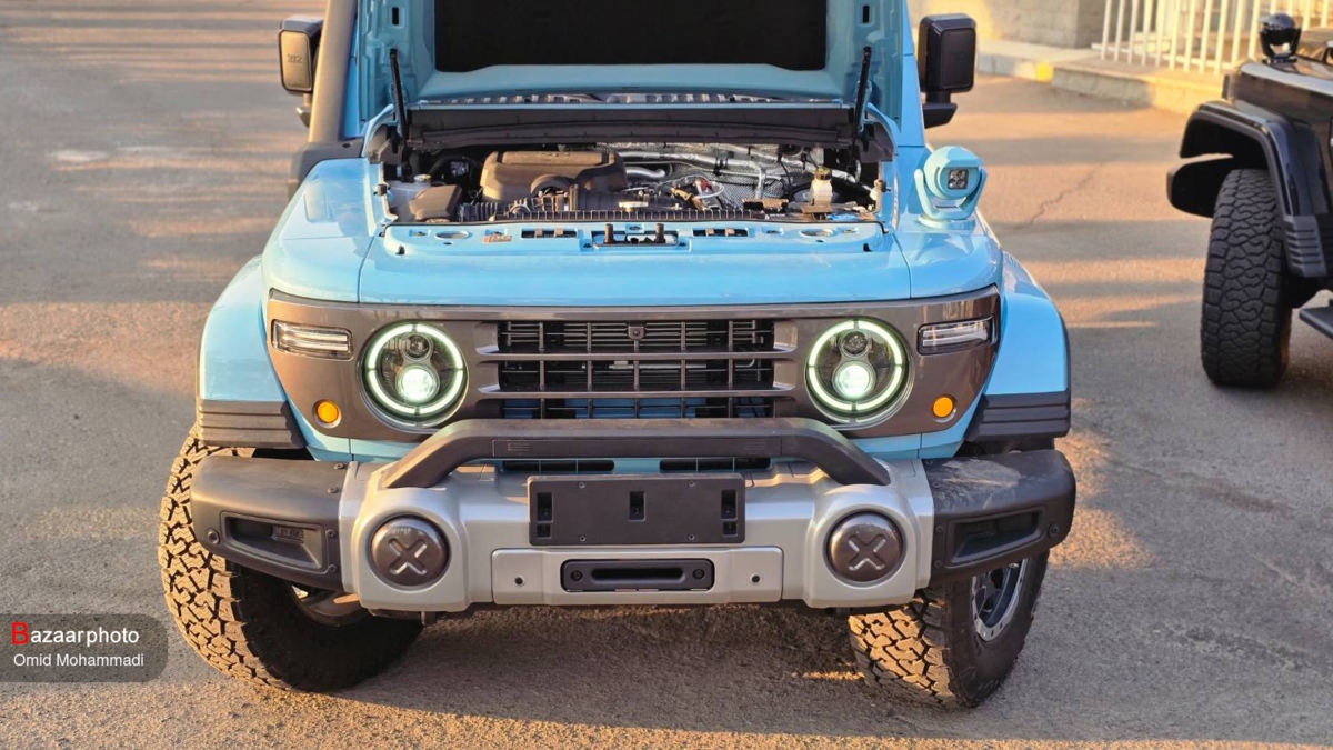 خودروی آفرود 212 T01 که در هر مسیر ناهمواری حرکت می کند طراحی کلاسیک و موتور مدرن