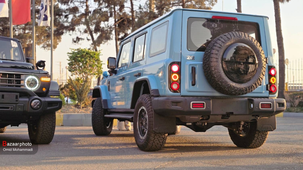 خودروی آفرود 212 T01 که در هر مسیر ناهمواری حرکت می کند طراحی کلاسیک و موتور مدرن