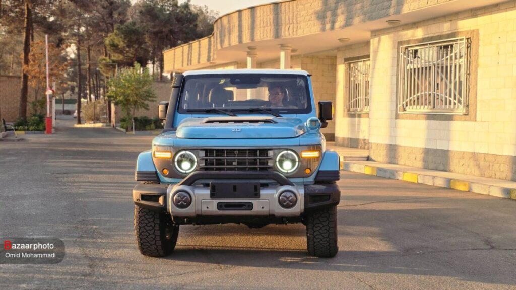 خودروی آفرود 212 T01 که در هر مسیر ناهمواری حرکت می کند طراحی کلاسیک و موتور مدرن