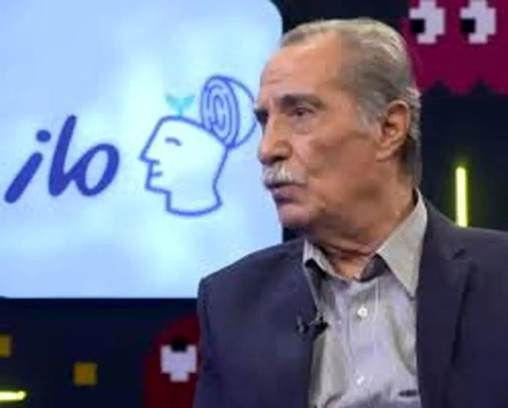 رپ خوانی بازیگر 78 ساله ایرانی در برنامه آنالوگ/فیلم