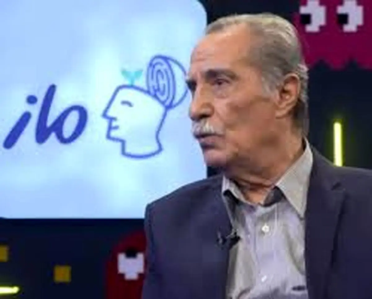 رپ خوانی بازیگر 78 ساله ایرانی در برنامه آنالوگ/فیلم