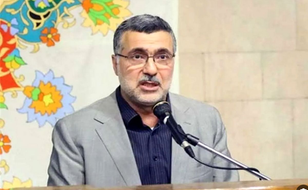 انتقاد تند یک دانشجو از وزیر بهداشت از دریافت سکه از بیمار