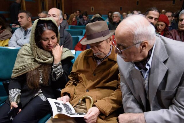 علی نصیریان: خون دل خوردیم