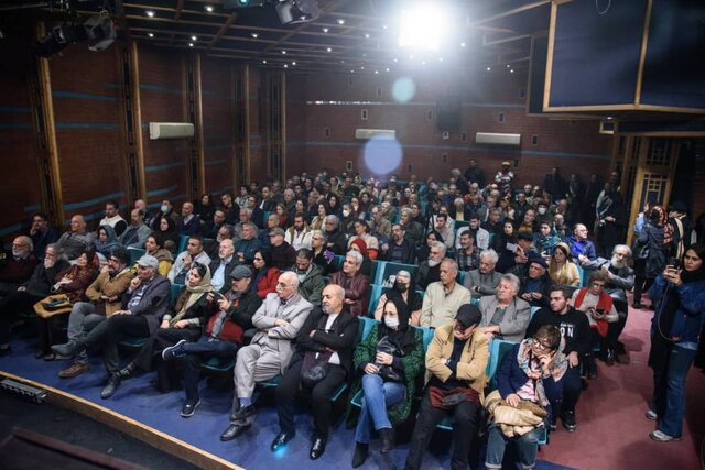 علی نصیریان: خون دل خوردیم