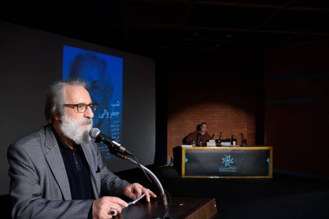 علی نصیریان: خون دل خوردیم