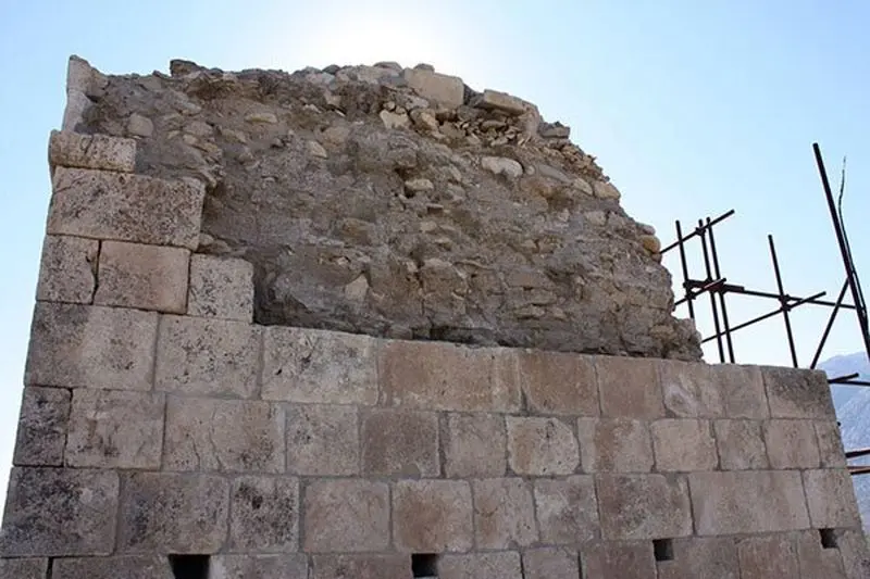 خرابکاری در مقبره جاماسب!