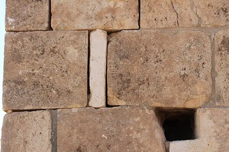 خرابکاری در مقبره جاماسب!