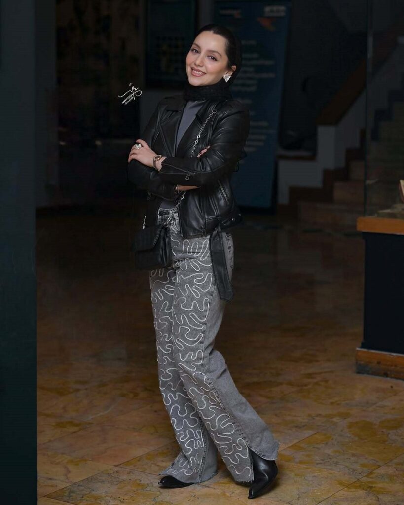 نازنین بیاتی در نمایشگاه چهار سوی خیال ۴