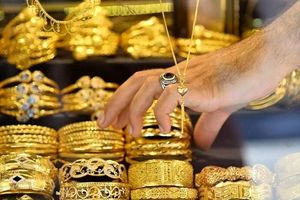 نوسان عجیب قیمت طلا و سکه در آخر هفته