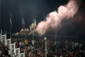 جریمۀ سنگین برای مقابله با فحاشی تماشاگران در ورزشگاه‌ها