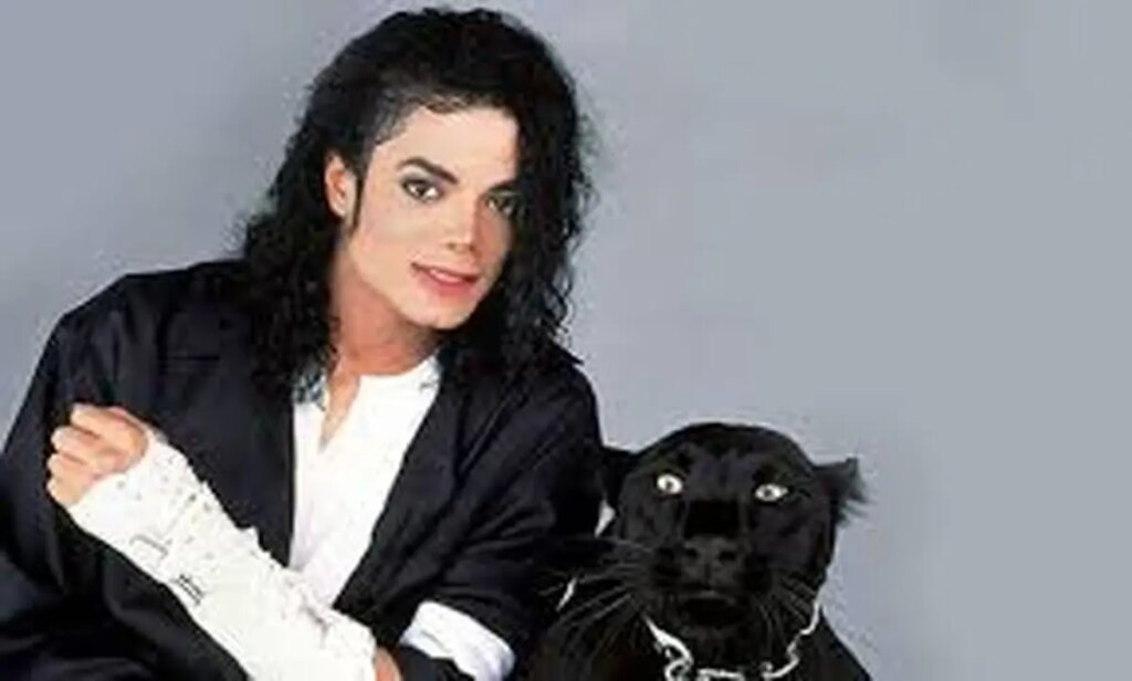 تصویر مایکل جکسون و اپستین در اسناد کنگره