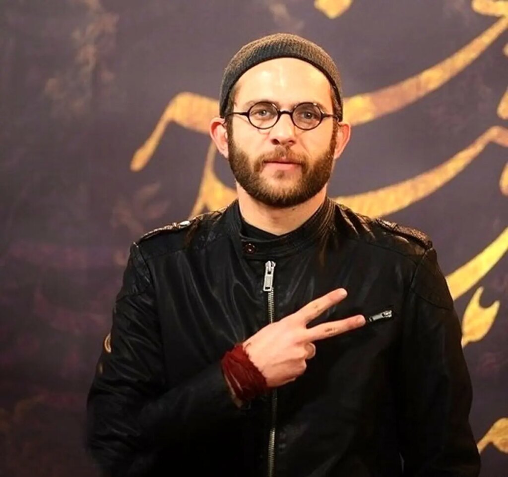 درخشش بابک حمیدیان در جشن حافظ; او تندیس بازیگر مرد درام / ویدئو را دریافت کرد