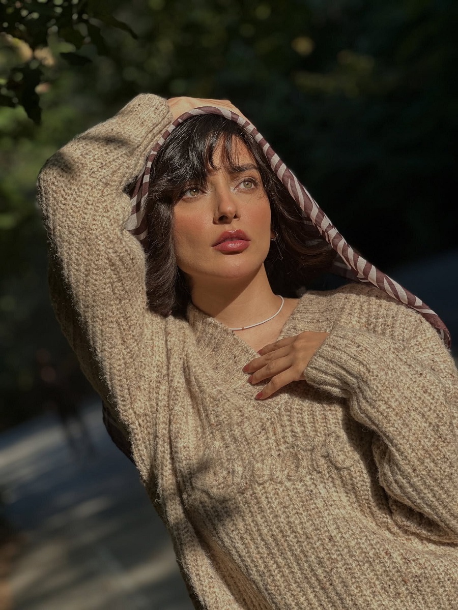 استایل پاییزی نورا محقق با پیراهن کش 2