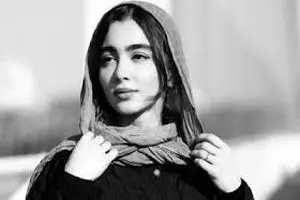 سونیا حسینی بازیگر نقش «نیکا» در پایتخت با استایل متفاوت در جشن حافظ/ ویدئو