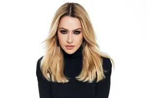 پیروزی آدیسه در دادگاه؛ خواننده مشهور غرامت گرفت