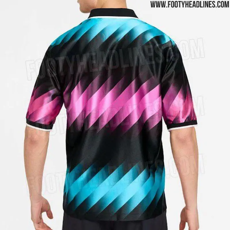 پیراهن عجیب بارسلونا برای فصل بعد