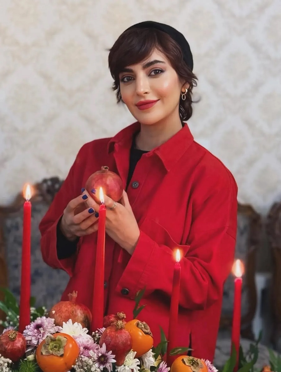 جشن یلدای مهشید جوادی با سبک قرمز 1