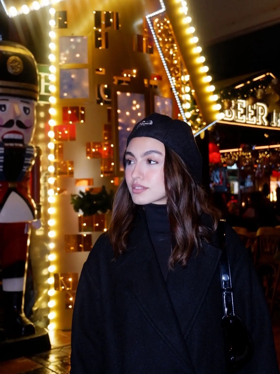 لباس کریسمس نیکی نصیریان 3