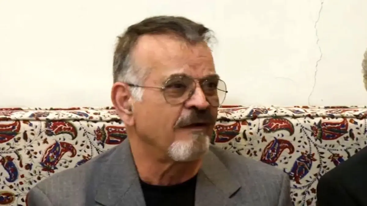 سفر در زمان؛ شوخی رهبر انقلاب با مهدی فخیم زاده; تو ظالم هستی/ ویدئو