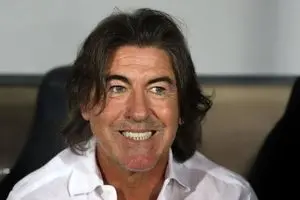 ساپینتو فعلا سرمربی استقلال ماند