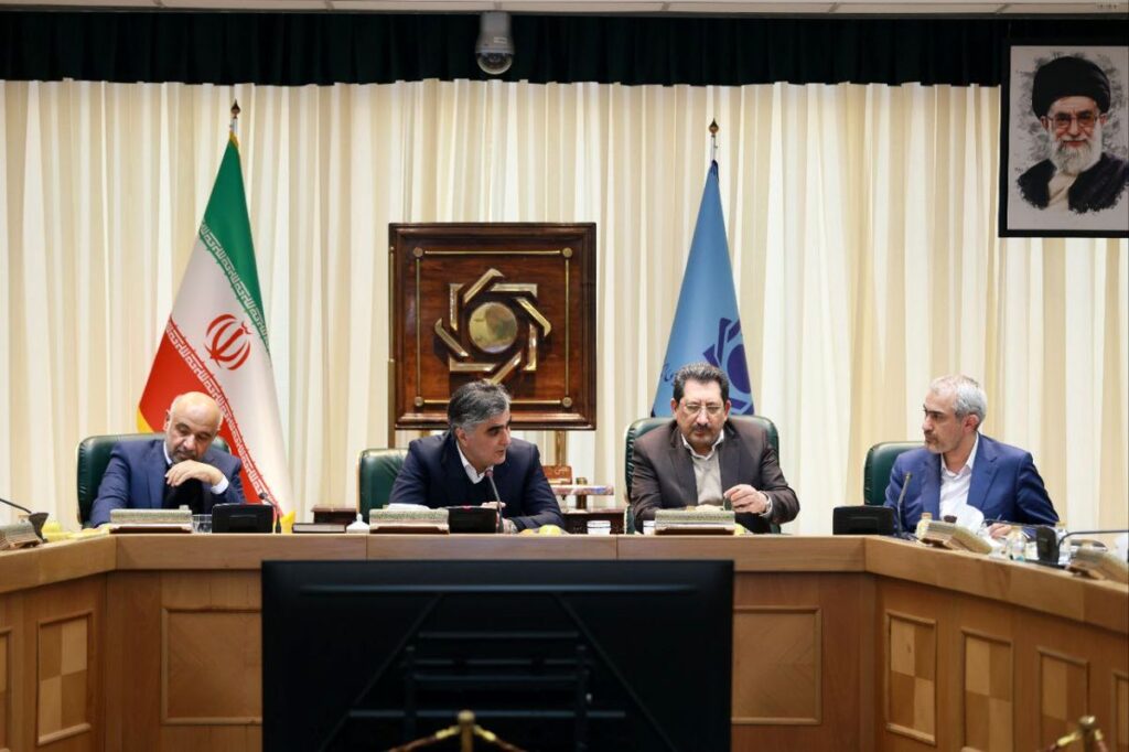 جلسه تیم اقتصادی دولت با موضوع دلار و معیشت