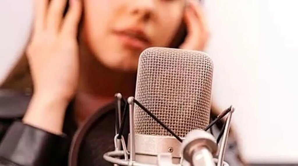 بعد از شبکه 4 نوبت خوانندگی یک زن در شبکه اسد و سیما/ فیلم خوانندگی یک زن در تلویزیون بعد از 47 سال