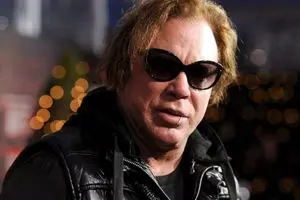 گل‌ریزان برای بازیگر مشهور برای پول اجاره خانه