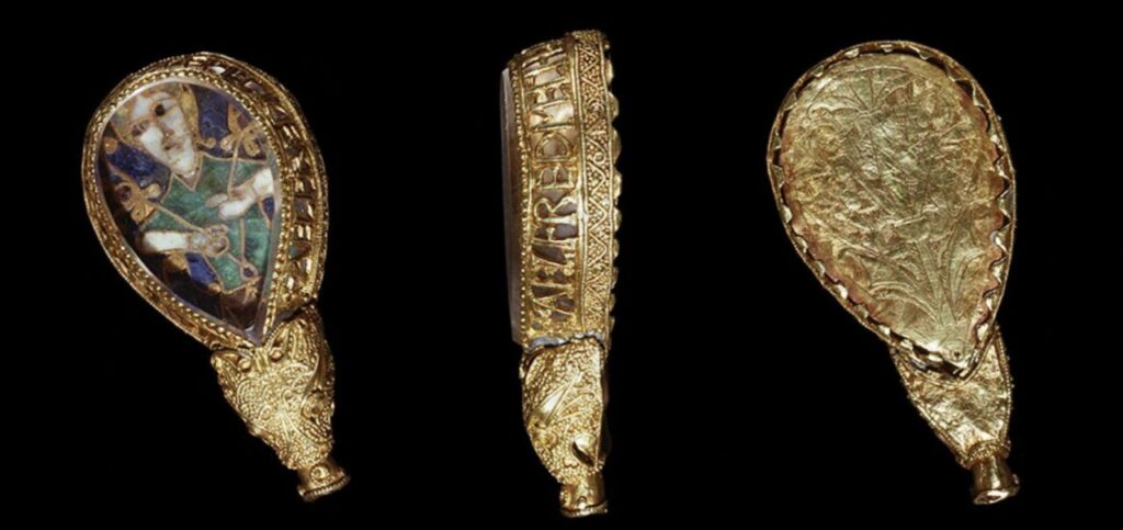 رمزگشایی از جواهر ۱۱۰۰ ساله آلفرد کبیر