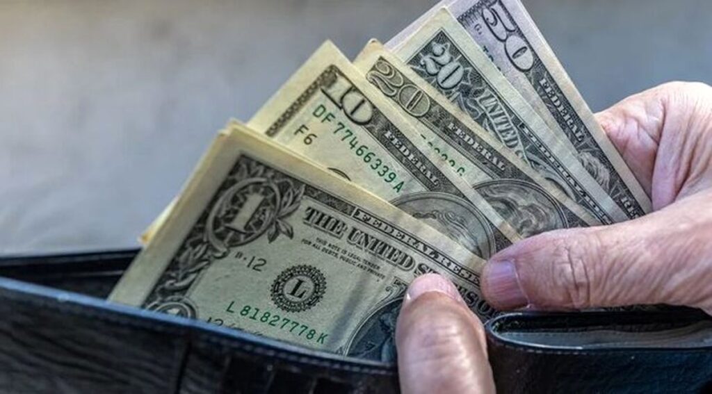افزایش قیمت دلار در صرافی ها