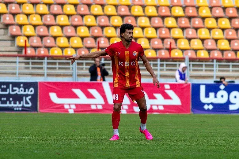 عکس رامین رضاییان از کل تیم استقلال بیشتر گل می زند!