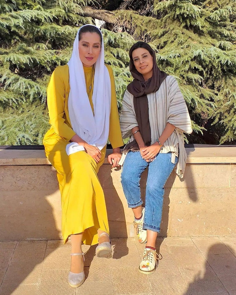 مهتاب کرامتی در پشت صحنه سریال میدان سرخ 1