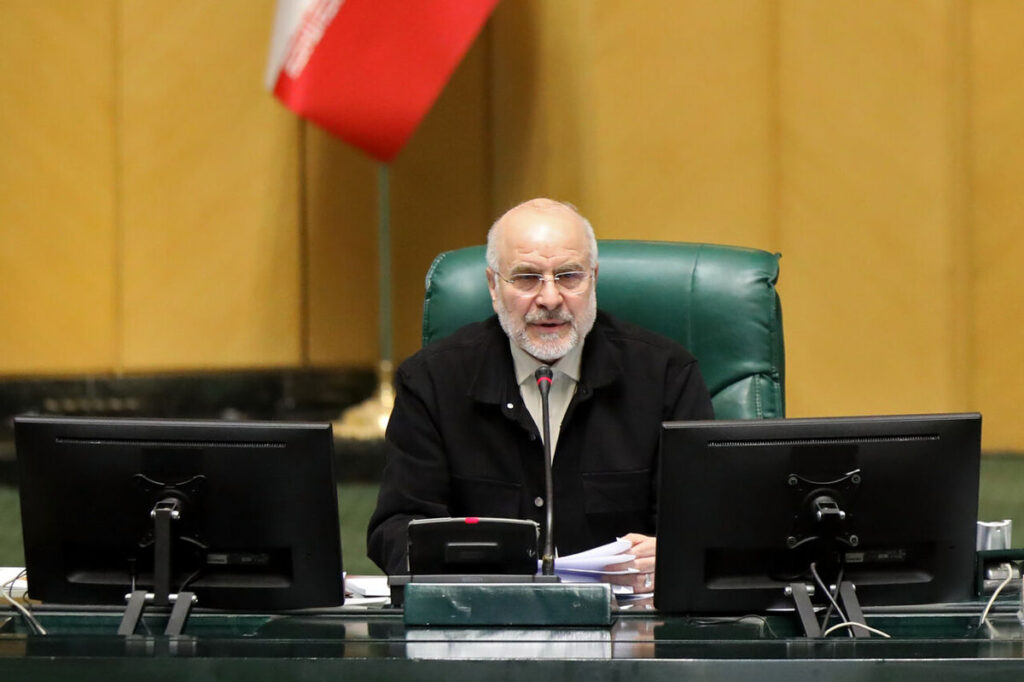 قالیباف: ارز ترجیحی حذف نمی شود بلکه در سبد خانوار قرار می گیرد