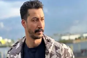 بهرام افشاری برنده سیمرغ بلورین شد