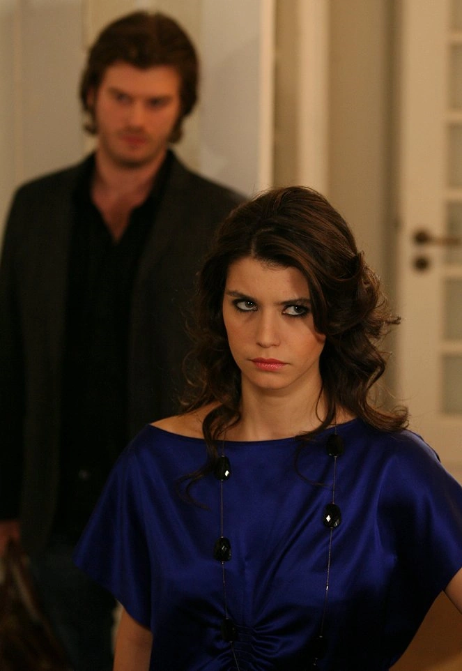 سوختن نشستن در عشق ممنوع است