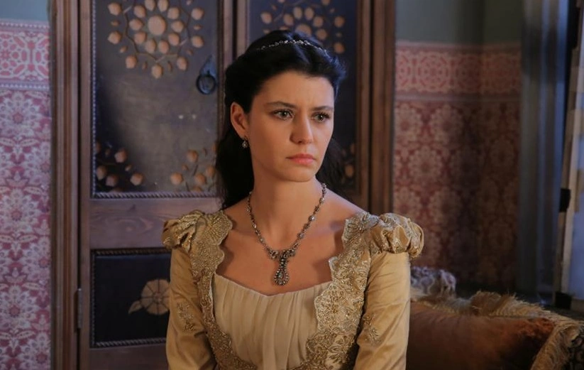 برنسات در ماه پکار