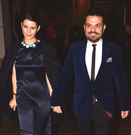 برنست و همسرش