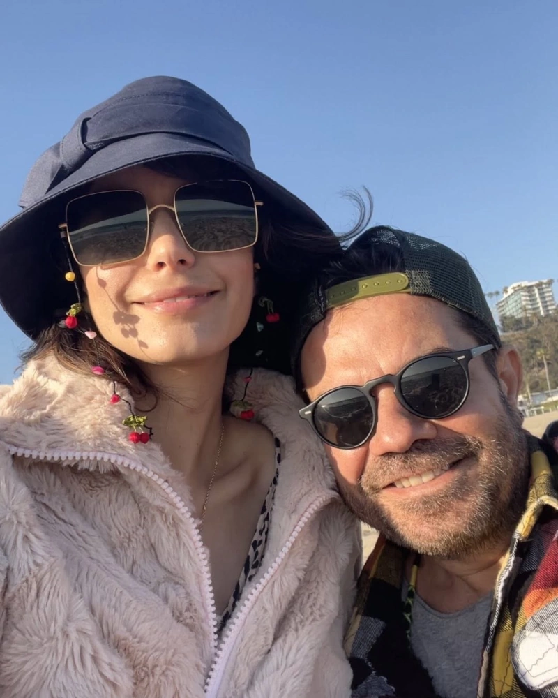 برنست و همسرش