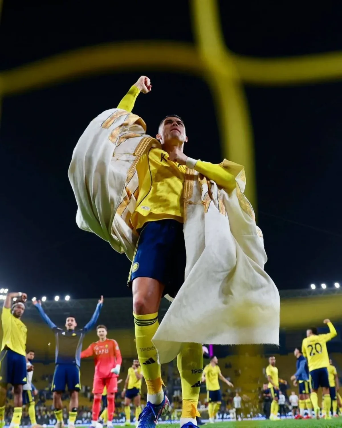 لباس جالب رونالدو در جشن صدرنشینی النصر